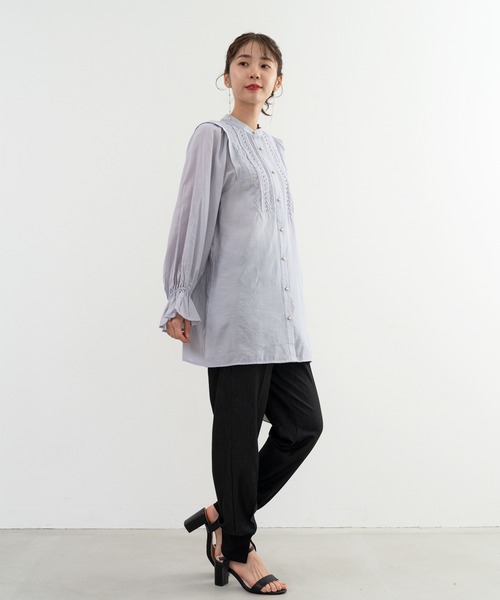 ANNA LUNA（アンナルナ）の「【ANNA LUNA】 ピンタックデザインが華やかな大人のきちんと見えブラウス（シャツ/ブラウス・レディース・オフホワイト/グレー/ブラック・MEDIUM/LARGE）」の9枚目の写真