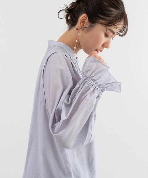 ANNA LUNA（アンナルナ）の「【ANNA LUNA】 ピンタックデザインが華やかな大人のきちんと見えブラウス（シャツ/ブラウス・レディース・オフホワイト/グレー/ブラック・MEDIUM/LARGE）」の6枚目の写真