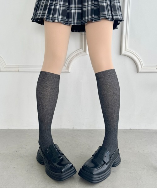 Loueme(ルエム)の「【裏起毛】ハイソックスフェイクタイツ(タイツ/ストッキング・レディース・グレー/ブラック/モカ・FREE)」の4枚目の写真