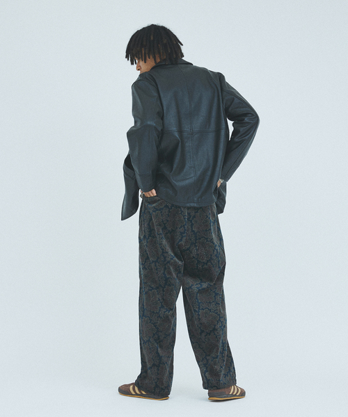 JOURNAL STANDARD(ジャーナルスタンダード)の「ベロアコード オーバーパンツ(その他パンツ・メンズ・ボルドー/ブラック系その他/コバルトブルー・SMALL/MEDIUM/LARGE)」の18枚目の写真