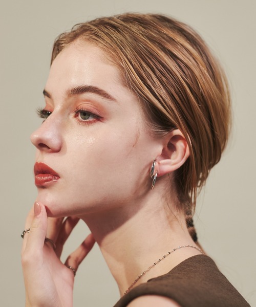 ciite'(シーテ)の「立体デザインピアス イヤーカフ風 (両耳用)(ピアス(両耳用)・レディース・ゴールド/シルバー・FREE)」の11枚目の写真