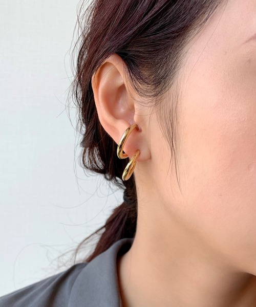 セール】立体デザインピアス イヤーカフ風 (両耳用)（ピアス（両