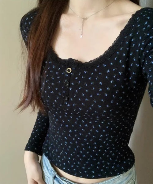 Mayree（メイリー）の「【Mayree】小花柄 レース ヘンリーネック カットソー（Tシャツ/カットソー・レディース・ブラック/アイボリー・LARGE/MEDIUM/SMALL）」の4枚目の写真