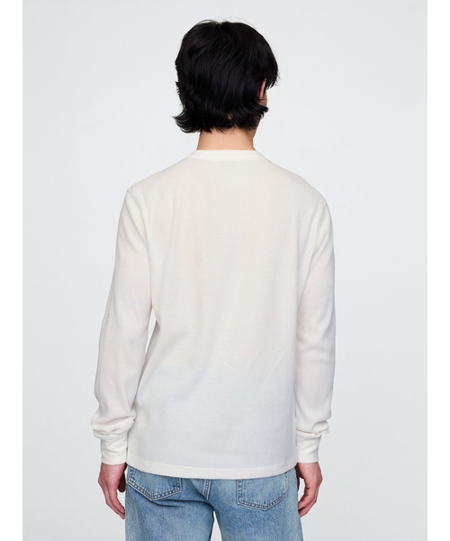 GAP(ギャップ)の「GAPロゴ ワッフルニット長袖Tシャツ(Tシャツ/カットソー・メンズ・グレー/オフホワイト/ブラック/カーキ/ネイビー・S/L/XL/XS/M)」の7枚目の写真