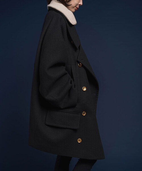 Noble(ノーブル)の「NEARbyME/ニアーバイミー Gold Botton Oversized Pea Coat(ピーコート・レディース・ブラック・FREE)」の2枚目の写真