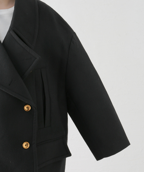 Noble(ノーブル)の「NEARbyME/ニアーバイミー Gold Botton Oversized Pea Coat(ピーコート・レディース・ブラック・FREE)」の11枚目の写真