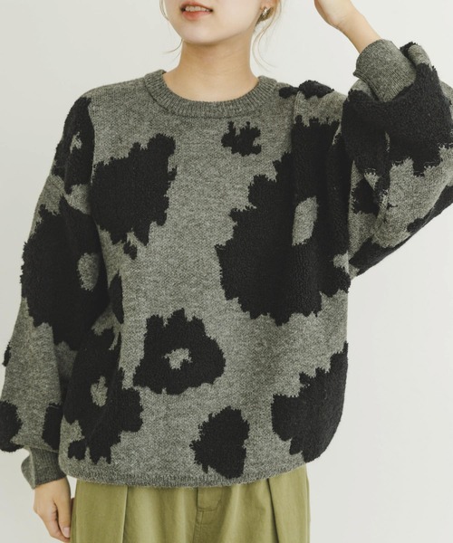ITEMS URBANRESEARCH（アイテムズ アーバンリサーチ）の「フラワージャガードニット（ニット/セーター・レディース・グレー/ネイビー・FREE）」の4枚目の写真