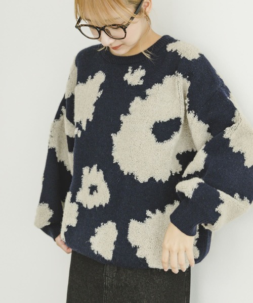 ITEMS URBANRESEARCH（アイテムズ アーバンリサーチ）の「フラワージャガードニット（ニット/セーター・レディース・グレー/ネイビー・FREE）」の9枚目の写真