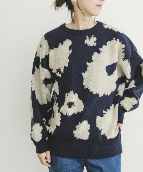 ITEMS URBANRESEARCH（アイテムズ アーバンリサーチ）の「フラワージャガードニット（ニット/セーター・レディース・グレー/ネイビー・FREE）」の12枚目の写真