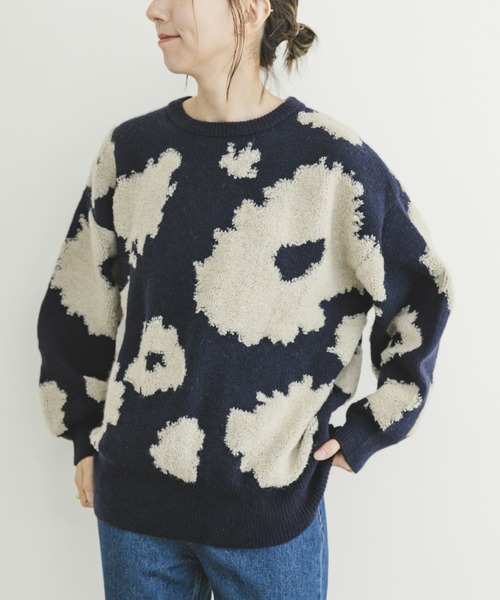ITEMS URBANRESEARCH（アイテムズ アーバンリサーチ）の「フラワージャガードニット（ニット/セーター・レディース・グレー/ネイビー・FREE）」の13枚目の写真