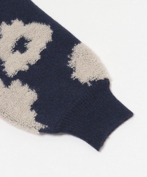 ITEMS URBANRESEARCH（アイテムズ アーバンリサーチ）の「フラワージャガードニット（ニット/セーター・レディース・グレー/ネイビー・FREE）」の19枚目の写真