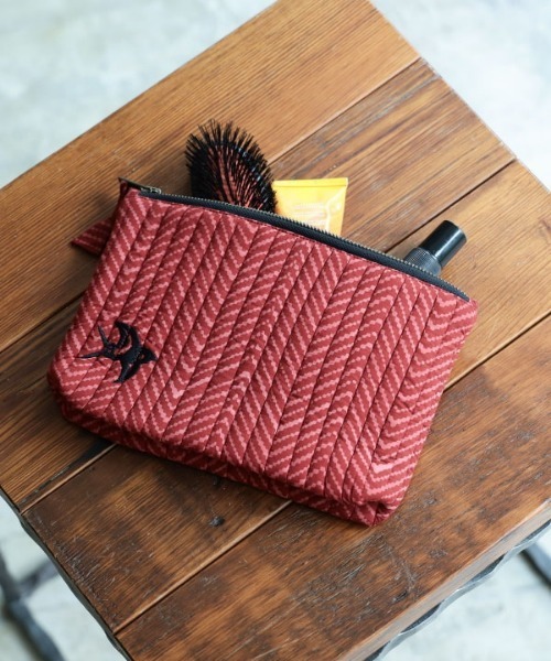 インドブロックプリント ツバメ刺繍 ポーチ（ポーチ）｜fennica