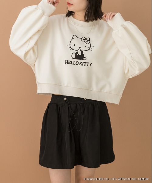 sanrio(サンリオ)の「【HELLO KITTY】ショートプルオーバー(スウェット・レディース・アイボリー/チャコール・FREE)」の14枚目の写真