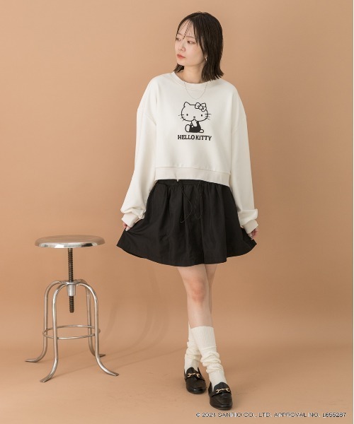 sanrio(サンリオ)の「【HELLO KITTY】ショートプルオーバー(スウェット・レディース・アイボリー/チャコール・FREE)」の21枚目の写真