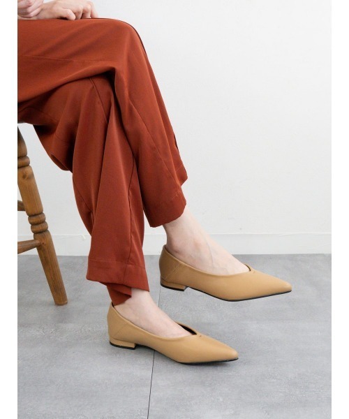 Fabby fabby(ファビィーファビィー)の「ポインテッドパンプス(パンプス・レディース・シルバー/アイボリー/ブラック/ブラウン/ゴールド/ベージュ・SMALL/MEDIUM/LARGE)」の4枚目の写真
