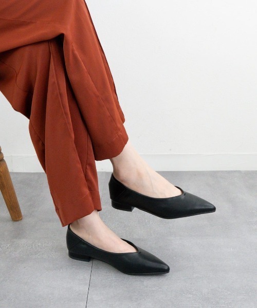 Fabby fabby(ファビィーファビィー)の「ポインテッドパンプス(パンプス・レディース・シルバー/アイボリー/ブラック/ブラウン/ゴールド/ベージュ・SMALL/MEDIUM/LARGE)」の13枚目の写真