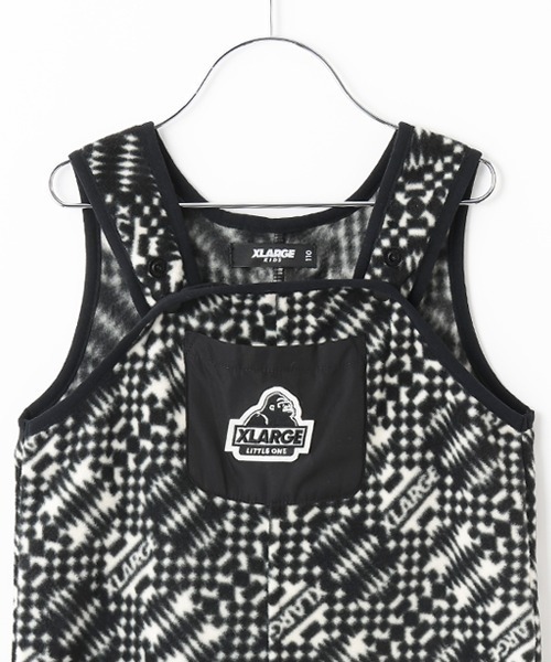XLARGE KIDS（エクストララージキッズ）の「総柄フリースサロペット（サロペット/オーバーオール・キッズ・ブラック・80ｃｍ/90cm/110cm/100cm）」の7枚目の写真