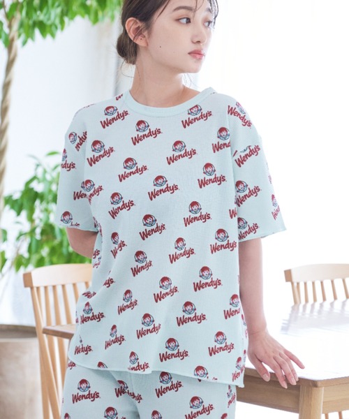 FRUIT OF THE LOOM（フルーツオブザルーム）の「【FRUIT OF THE LOOM】FTL×Wendy's/ワッフルルームウエア/ウェンディーズ コラボ/レディース上下セット（Tシャツ＆ロングパンツ）（その他ルームウェア・レディース・オフホワイト/ブルー・S/M/L）」の2枚目の写真