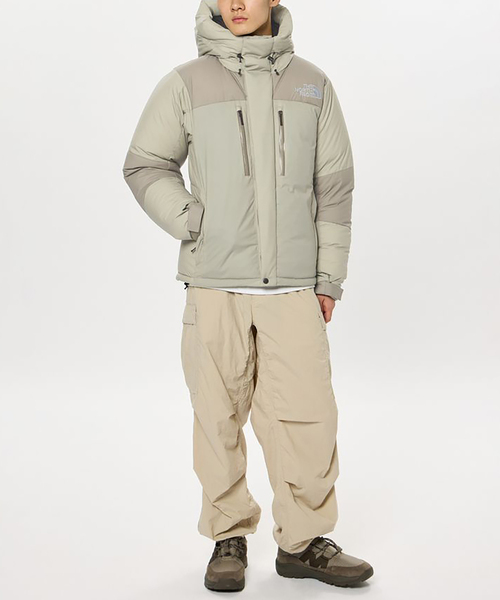 THE NORTH FACE（ザノースフェイス）の「THE NORTH FACE (ノースフェイス) バルトロライトジャケット ND92340（ダウンジャケット/コート・メンズ・チャコールグレー/ブラック/グリーン・MEDIUM/LARGE/X-LARGE）」の10枚目の写真