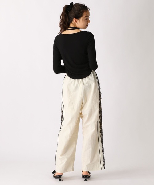 FOREVER 21(フォーエバー トゥエンティーワン)の「【2025SS】ボウタイシャーリングカットソー(Tシャツ/カットソー・レディース・ベージュ/ブラック/ナチュラル/ブルー・SMALL/MEDIUM)」の12枚目の写真