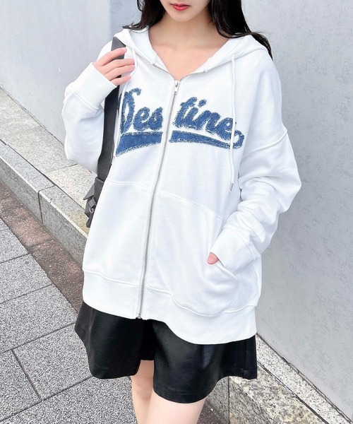 INGNI（イング）の「貼付ロゴZIPパーカー（パーカー・レディース・オフホワイト/ブラック/オートミール・M）」の6枚目の写真