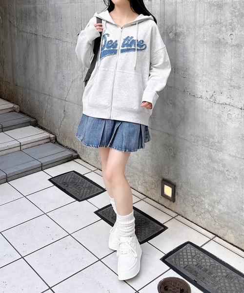 INGNI（イング）の「貼付ロゴZIPパーカー（パーカー・レディース・オフホワイト/ブラック/オートミール・M）」の9枚目の写真