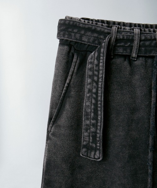 Ruelle（ルーエル）の「【Ruelle】Pigment-Dyed Wide Sweat Pants  / ピグメント加工共地ベルト付きワイドスウェットパンツ（スウェットパンツ・メンズ・ブラック/アッシュグレー・L/M/S）」の20枚目の写真