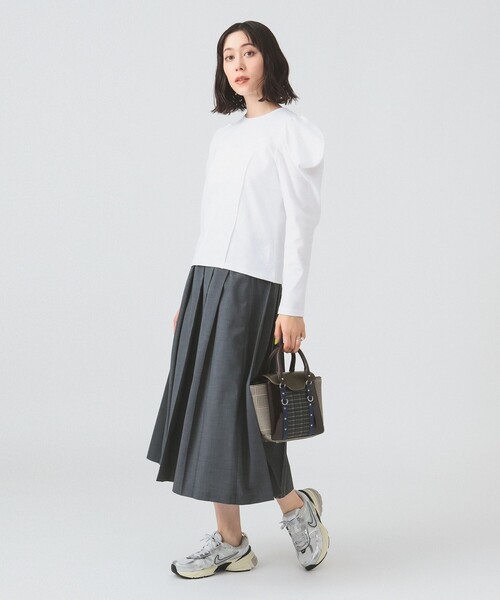 Ray BEAMS(レイビームス)の「キリカエ ギャザー スリーブ Tシャツ(Tシャツ/カットソー・レディース・ブラック/ホワイト・ONE SIZE)」の8枚目の写真