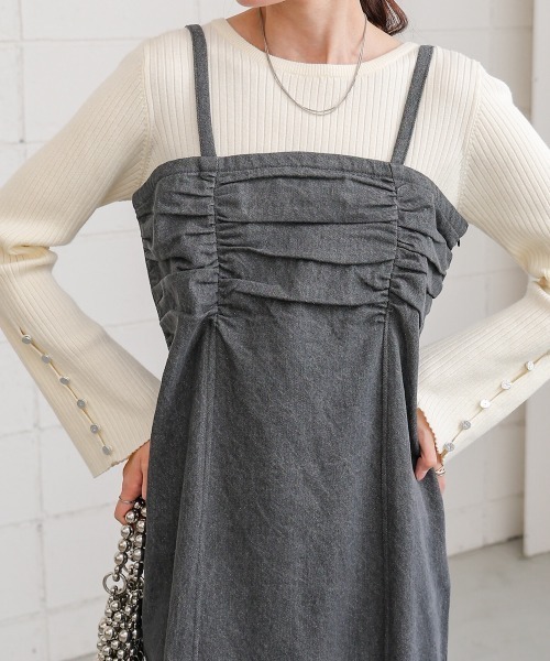 Bab（バブ）の「【S・Mサイズ展開】デニムギャザーキャミワンピース（ワンピース・レディース・ブルー/グレー/インディゴブルー・S/M）」の5枚目の写真