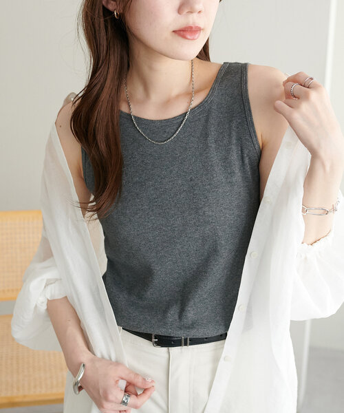 DISCOAT(ディスコート)の「リブタンク《WEB限定カラーあり》(タンクトップ・レディース・ブラック/オフホワイト/チャコールグレー/ブラウン/レッド/モカ/オレンジ/グリーン系その他2・FREE)」の4枚目の写真