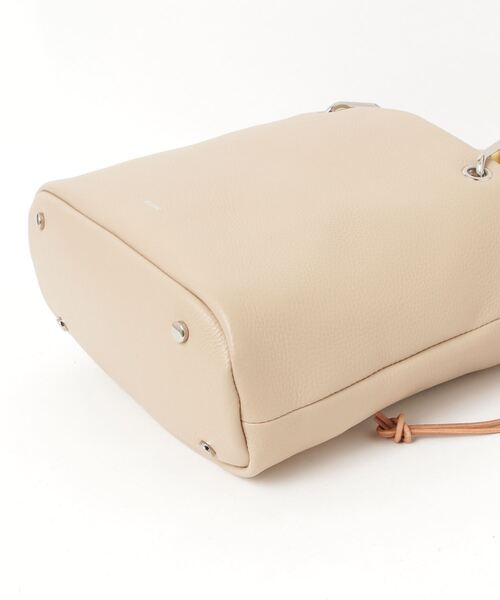 Beau're（ヴュレ）の「【BEAURE/ビュレ】カウレザー バンブー ハンドル バケット BAG（かごバッグ・レディース・ブラック/ベージュ/ブラウン・FREE）」の21枚目の写真