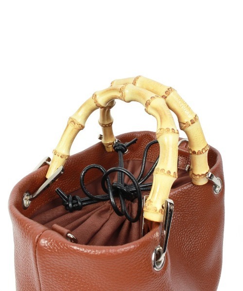 Beau're（ヴュレ）の「【BEAURE/ビュレ】カウレザー バンブー ハンドル バケット BAG（かごバッグ・レディース・ブラック/ベージュ/ブラウン・FREE）」の16枚目の写真