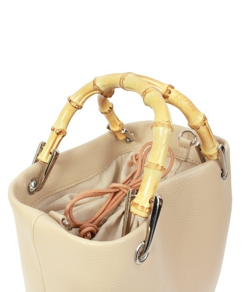 Beau're（ヴュレ）の「【BEAURE/ビュレ】カウレザー バンブー ハンドル バケット BAG（かごバッグ・レディース・ブラック/ベージュ/ブラウン・FREE）」の15枚目の写真