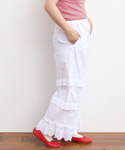 Dot&Stripes CHILD WOMAN(ドットアンドストライプス チャイルドウーマン)の「タイプライター フリルレースパンツ(その他パンツ・レディース・ホワイト・FREE)」の2枚目の写真