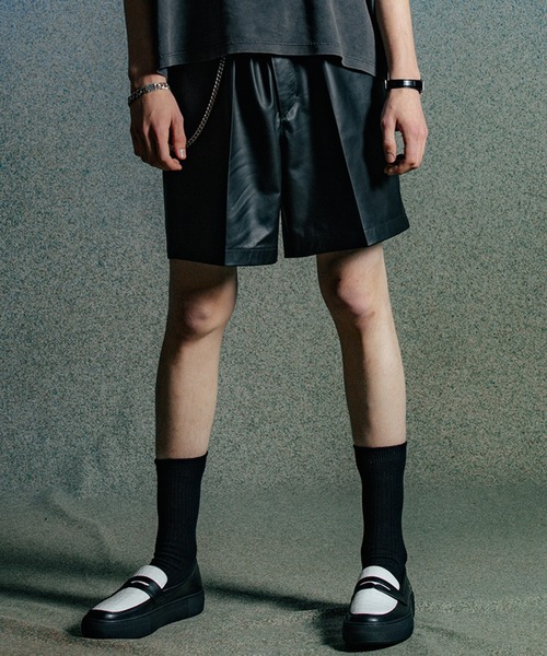CRIMIE（クライミー）の「SPANISH LAMB LEATHER SHORT TROUSERS（その他パンツ・メンズ・ブラック・M/L/XL/XXL/S）」の13枚目の写真