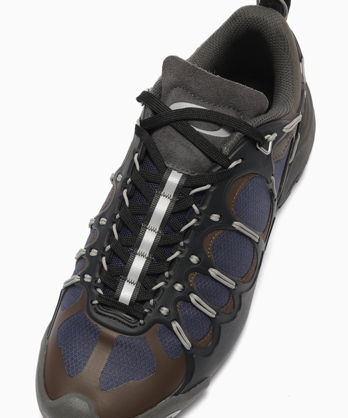 BRAIN DEAD(ブレインデット)の「BRAIN DEAD × OAKLEY FACTORY TEAM IBEX(スニーカー・メンズ・チャコールグレー/レッド・90/80/85/95/75)」の7枚目の写真