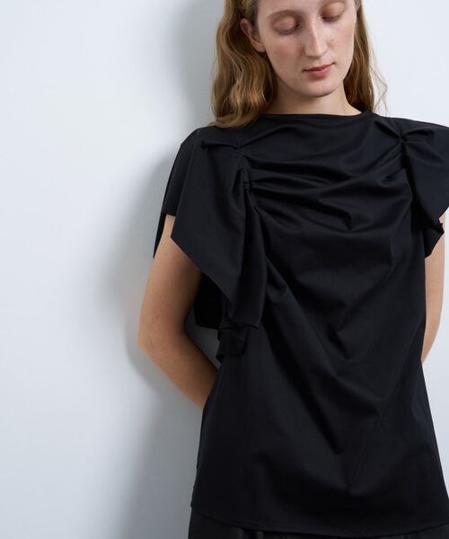 LANVIN en Bleu(ランバンオンブルー)の「ランダムタックドレープカットソー(Tシャツ/カットソー・レディース・イエロー/ネイビー/オフホワイト・38)」の3枚目の写真