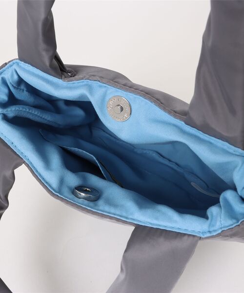 SVEC（シュベック）の「Favori / ネコ 中綿 ビジュー｜パフネコトートバッグ（トートバッグ・レディース・グレー/ブラック/アイボリー・FREE）」の6枚目の写真