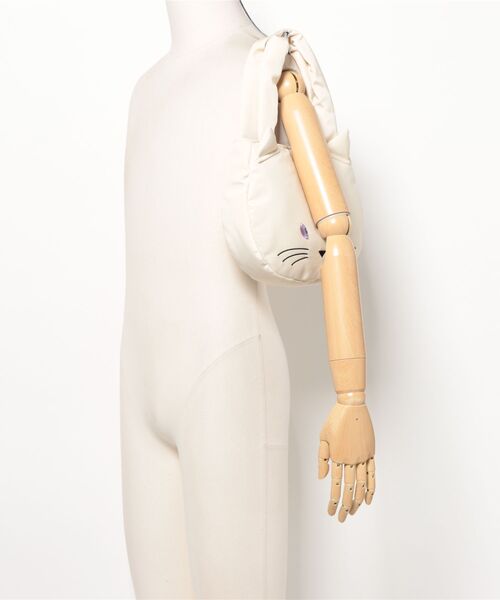 SVEC（シュベック）の「Favori / ネコ 中綿 ビジュー｜パフネコトートバッグ（トートバッグ・レディース・グレー/ブラック/アイボリー・FREE）」の4枚目の写真