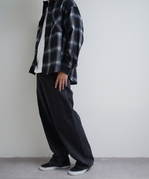 ZIP FIVE -White Line-(ジップファイブホワイトライン)の「【White Line】 COTTON CANVAS ワイド ストレート パンツ(チノパンツ・メンズ・オフホワイト/ブラック/ブラック系・X-LARGE/LARGE/MEDIUM)」の6枚目の写真