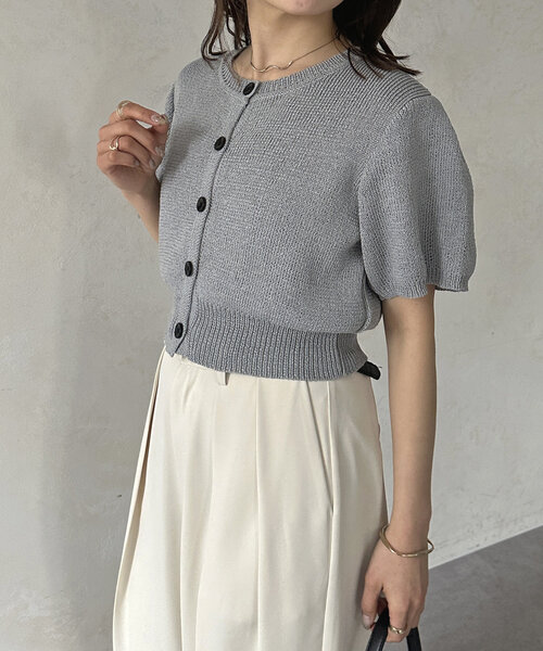 Thevon（ゼボン）の「ショート丈パフニットカーディガン（カーディガン/ボレロ・レディース・サーモンピンク/グレー/ブルー・FREE）」の2枚目の写真