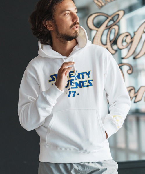 seventy seven(セブンティセブン)の「mpa3772-middle onz sweat P-O hoodie(77universe) パーカー(パーカー・メンズ・ホワイト/ブラック/アッシュ・S/M/L/XL)」の1枚目の写真
