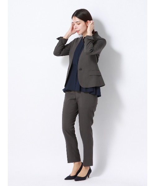 SUIT SQUARE(スーツスクエア)の「ラウンドネックタックブラウス ウォッシャブル ソフトクロス 無地(シャツ/ブラウス・レディース・アイボリー系/ネイビー系/カーキ系・38(9号))」の15枚目の写真