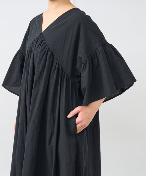 un dix cors（アンディコール）の「《一枚で華やか》袖フレアギャザーワンピース（ワンピース・レディース・ブラウン/ブラック・FREE）」の16枚目の写真