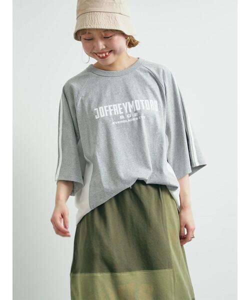 SM2（エスエムツー）の「配色ラインロゴプリントオーバーTシャツ（Tシャツ/カットソー・レディース・グレー/クリーム/ベージュ/ネイビー・F）」の2枚目の写真