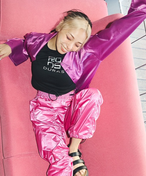 DURAS(デュラス)の「ロゴクロップTシャツ(Tシャツ/カットソー・レディース・グレー/ブラック/ホワイト・SMALL/MEDIUM)」の6枚目の写真