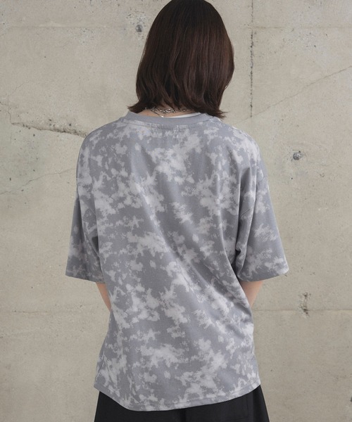 Confirm(コンファーム)の「ビッグシルエット 総柄プリント 半袖Tシャツ カットソー ユニセックス(Tシャツ/カットソー・メンズ・ブラック/グレー・M/L)」の8枚目の写真