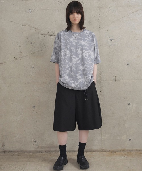 Confirm(コンファーム)の「ビッグシルエット 総柄プリント 半袖Tシャツ カットソー ユニセックス(Tシャツ/カットソー・メンズ・ブラック/グレー・M/L)」の10枚目の写真