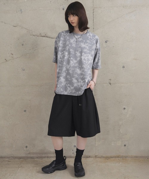 Confirm(コンファーム)の「ビッグシルエット 総柄プリント 半袖Tシャツ カットソー ユニセックス(Tシャツ/カットソー・メンズ・ブラック/グレー・M/L)」の11枚目の写真