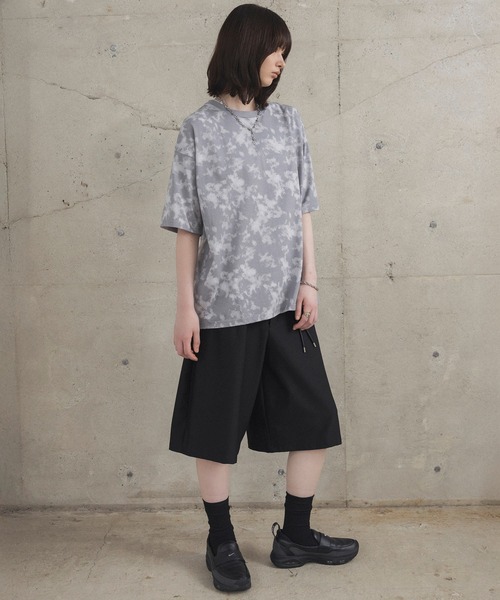 Confirm(コンファーム)の「ビッグシルエット 総柄プリント 半袖Tシャツ カットソー ユニセックス(Tシャツ/カットソー・メンズ・ブラック/グレー・M/L)」の13枚目の写真